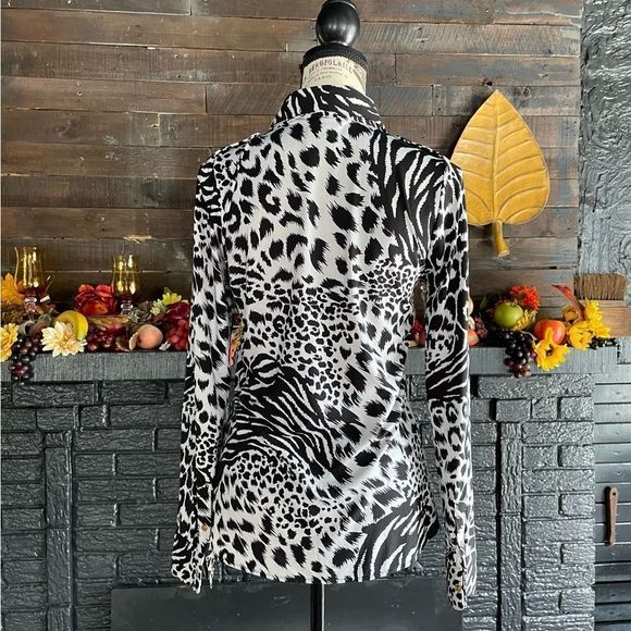 BCBG MaxAzria  Casual Button Down Top - Picture 5 of 11